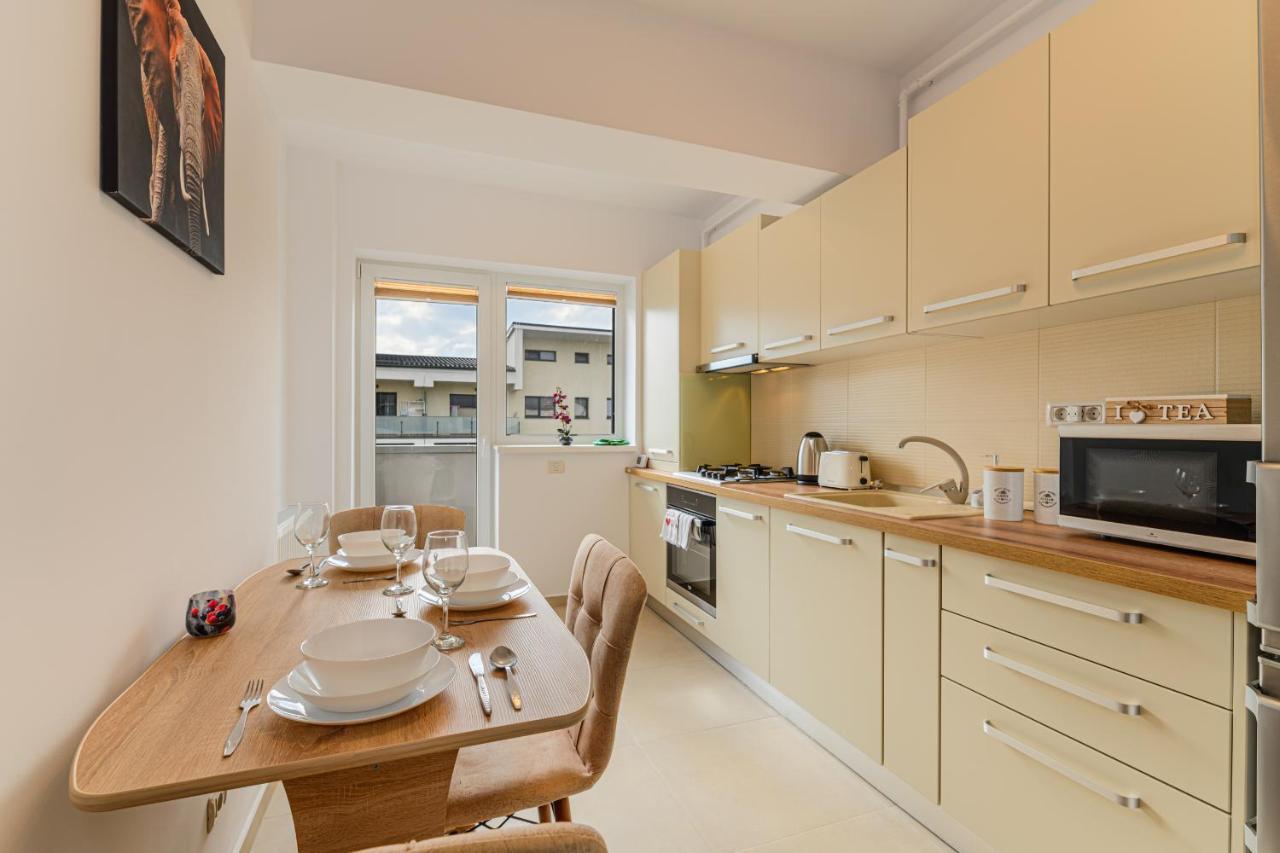 Zen Apartments Brasov Luaran gambar